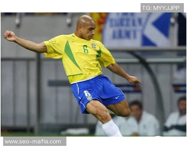 卡福回顾：巴西足球传奇的光辉岁月与技术魅力分析