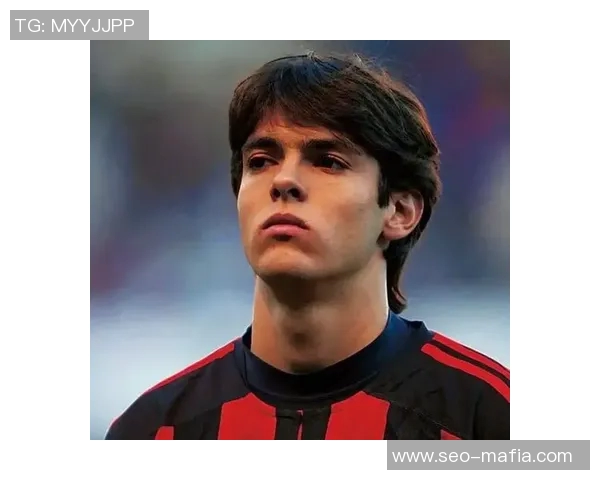 黑白对比下的足球传奇魅力 揭开球星头像背后的故事与精神